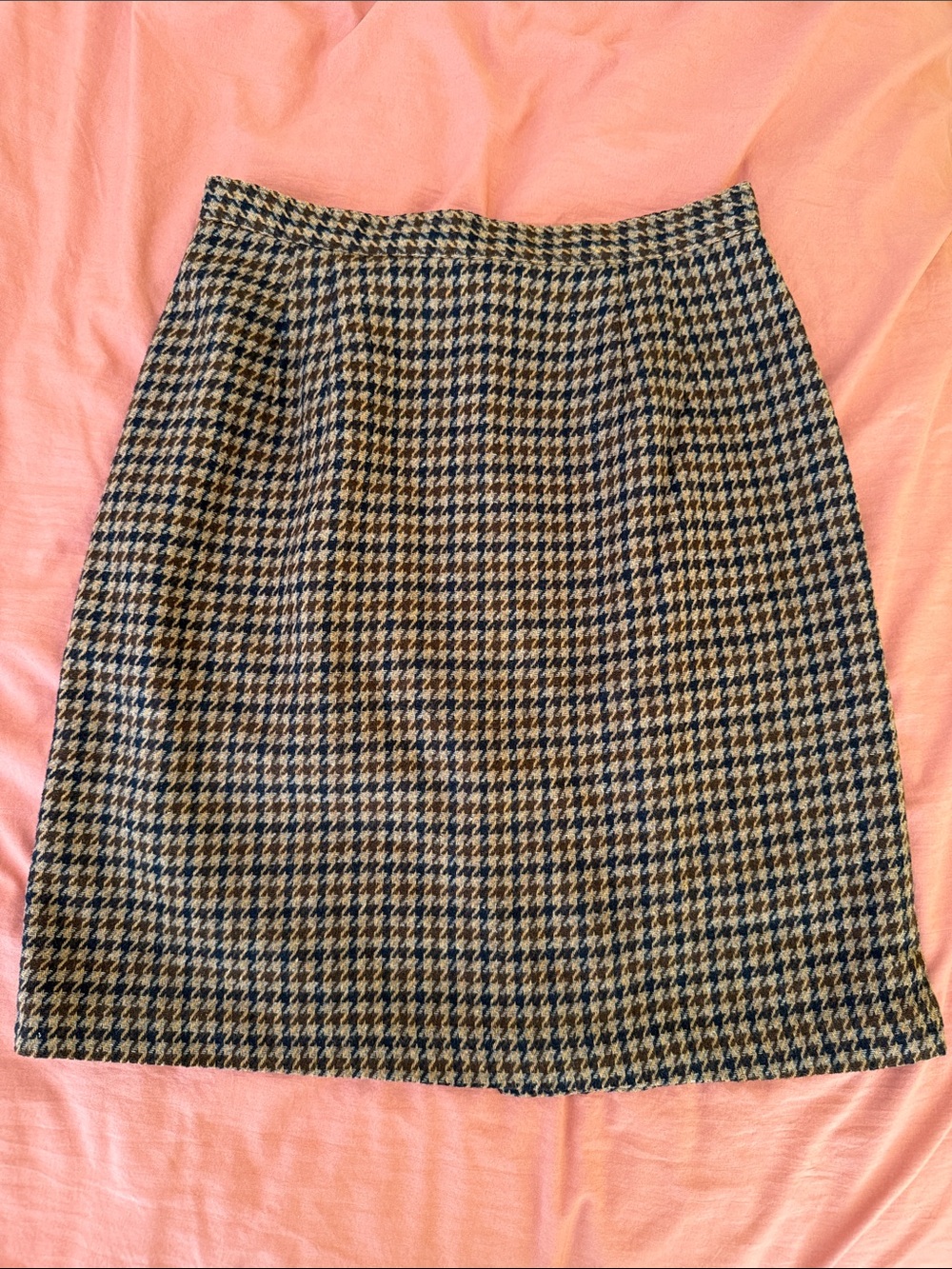Vintage houndstooth wool pencil skirt